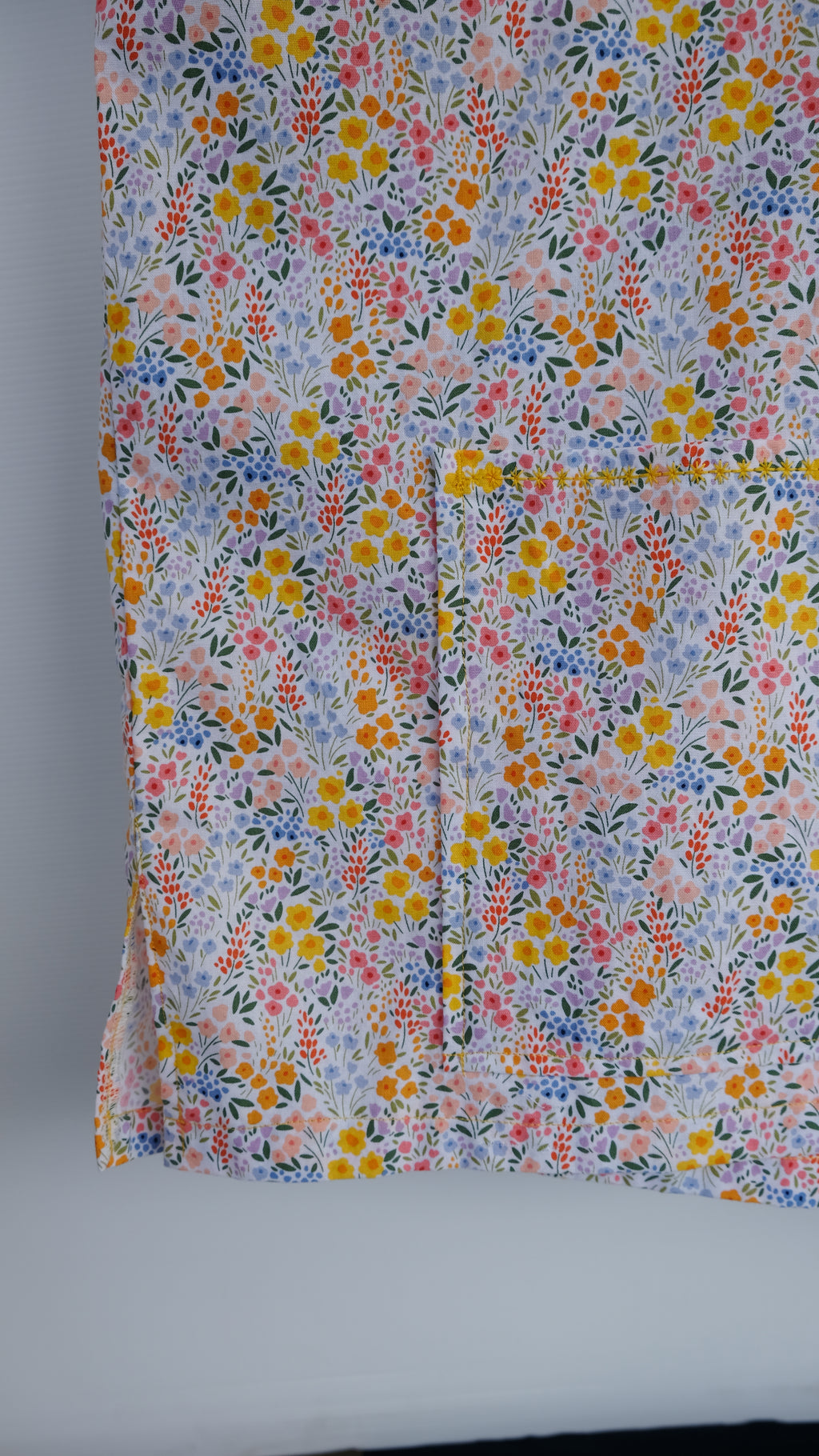 PASTEL FLORAL SCRUB TOP (READY MADE)